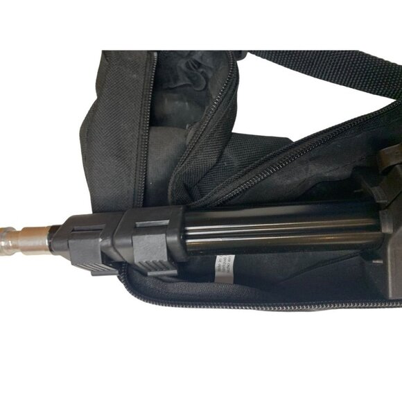 Amazon Basics Aluminum Light Photography Tripod Stand with Case 6.5 Feet Black - Picture 7 of 8